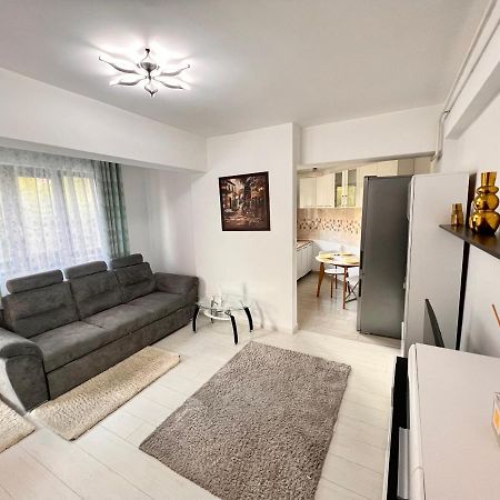 2 Rooms Apartment Airy & Bright Relax Яссы Экстерьер фото