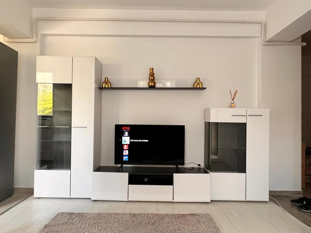 2 Rooms Apartment Airy & Bright Relax Яссы Экстерьер фото