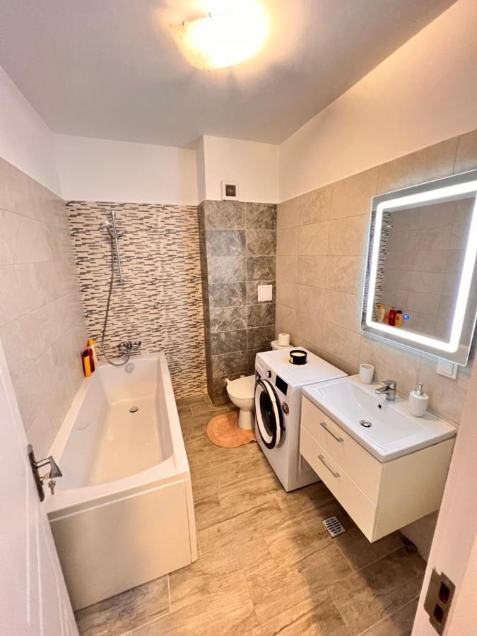 2 Rooms Apartment Airy & Bright Relax Яссы Экстерьер фото